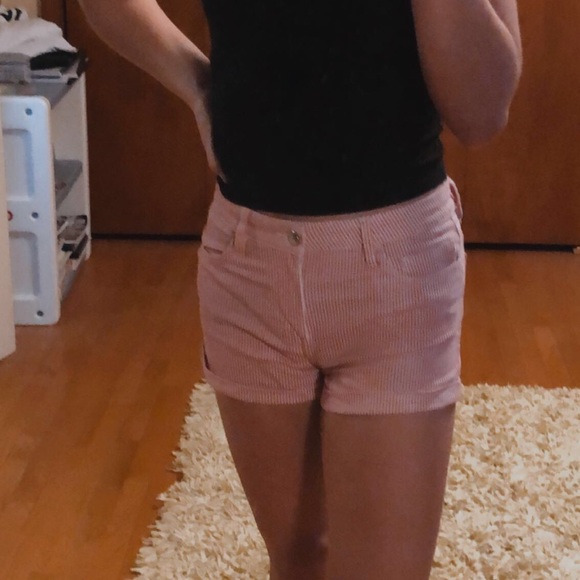 Red striped shorts - Picture 2 of 7